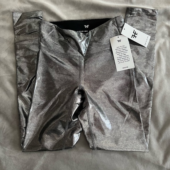Heroine Sport MARVEL LEGGING [PLATINUM] size XS NWT - Picture 2 of 13